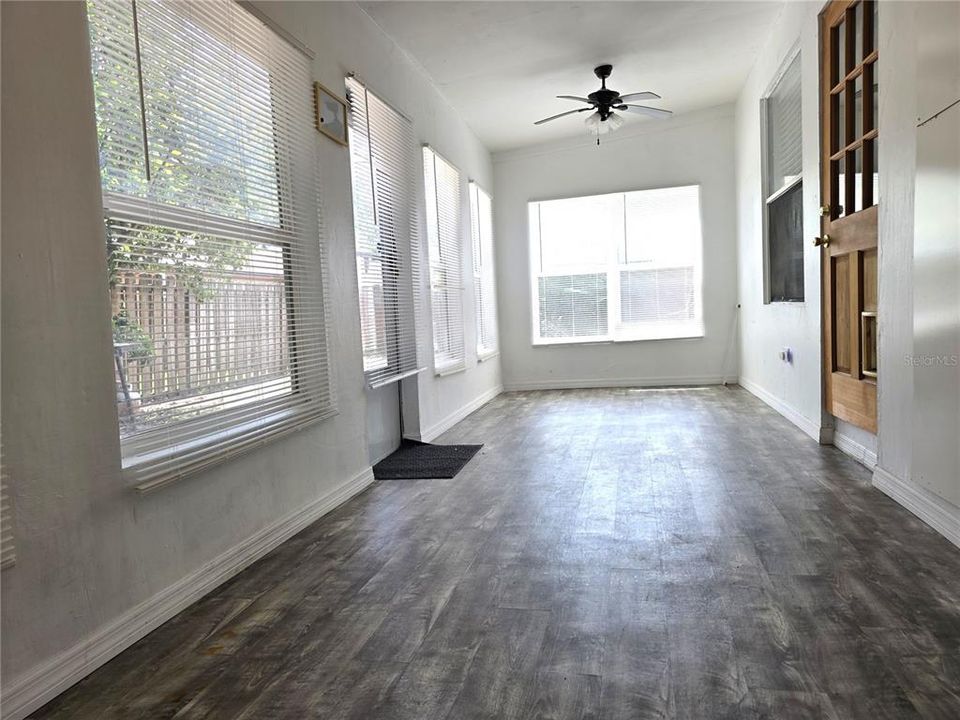 For Sale: $340,000 (3 beds, 2 baths, 1495 Square Feet)