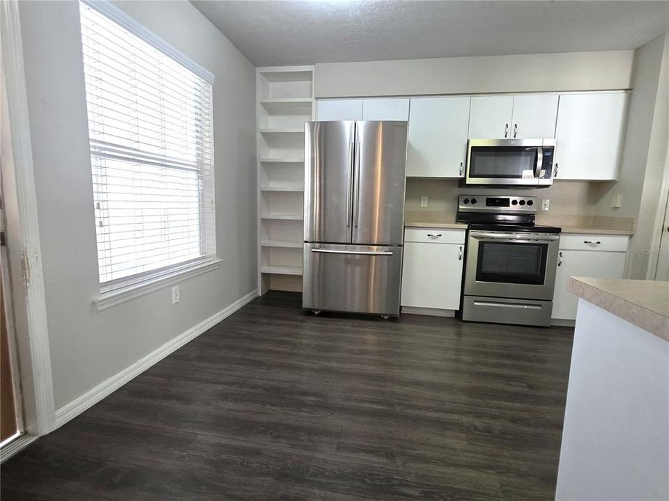 For Sale: $340,000 (3 beds, 2 baths, 1495 Square Feet)