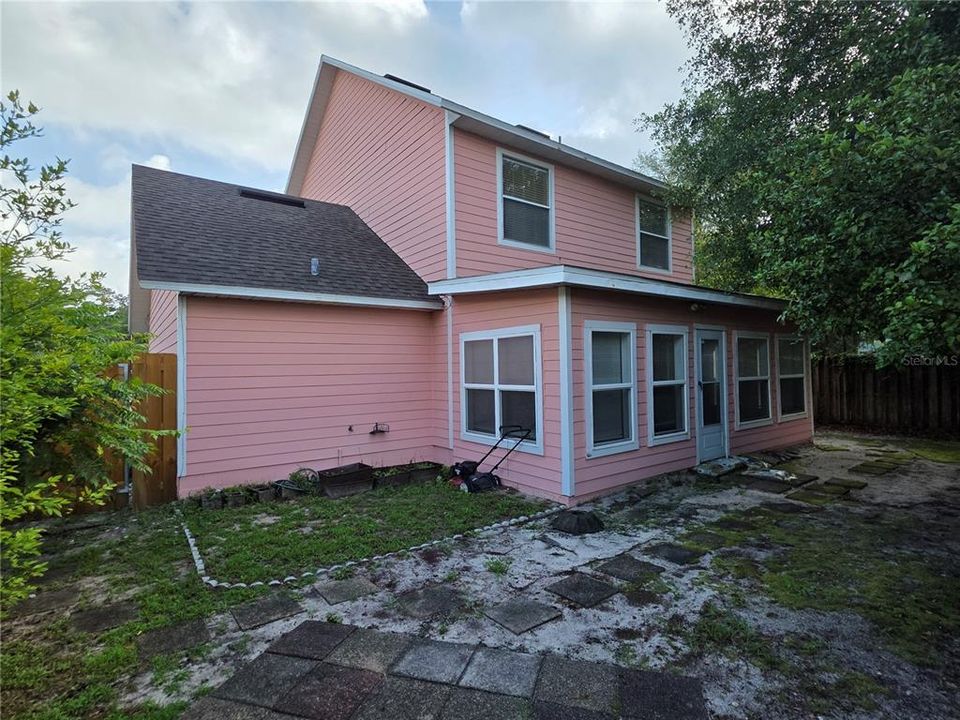 For Sale: $340,000 (3 beds, 2 baths, 1495 Square Feet)