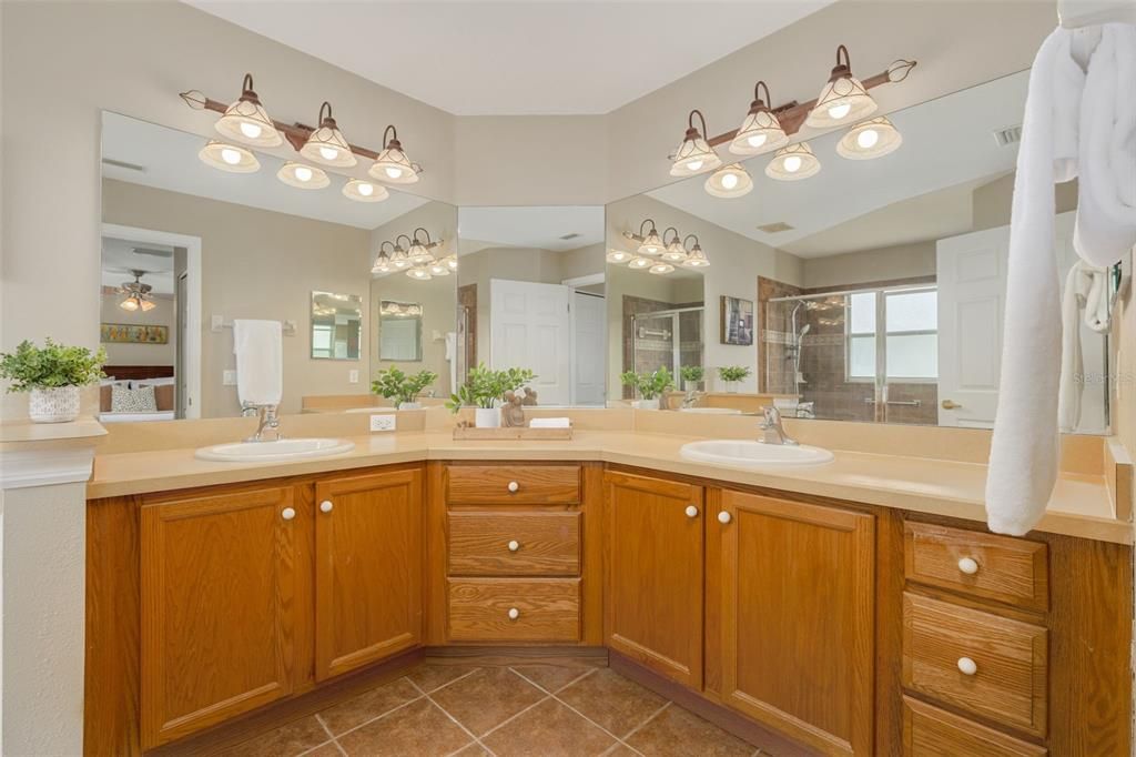 Active With Contract: $365,000 (3 beds, 2 baths, 1793 Square Feet)