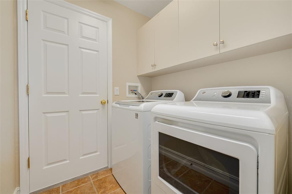 Active With Contract: $365,000 (3 beds, 2 baths, 1793 Square Feet)