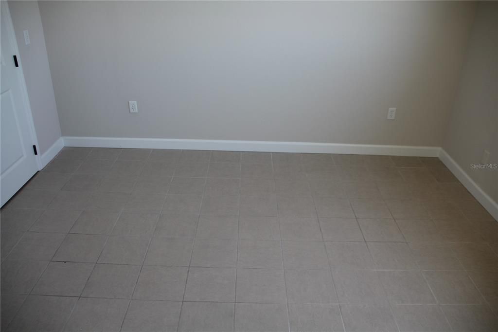 For Sale: $185,000 (1 beds, 1 baths, 765 Square Feet)