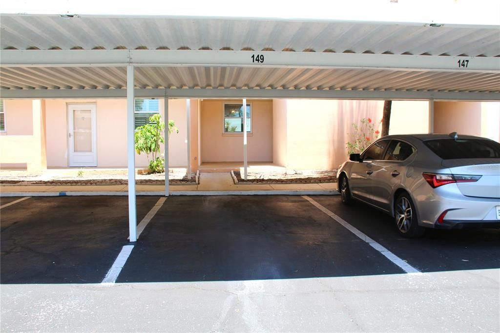 For Sale: $185,000 (1 beds, 1 baths, 765 Square Feet)