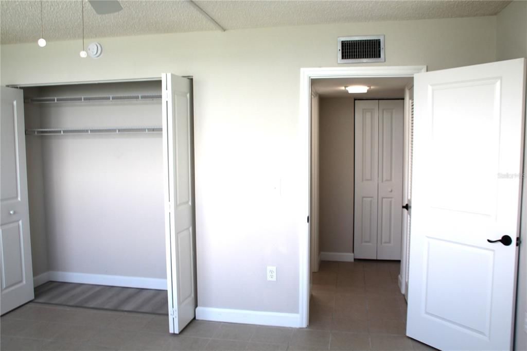 For Sale: $185,000 (1 beds, 1 baths, 765 Square Feet)