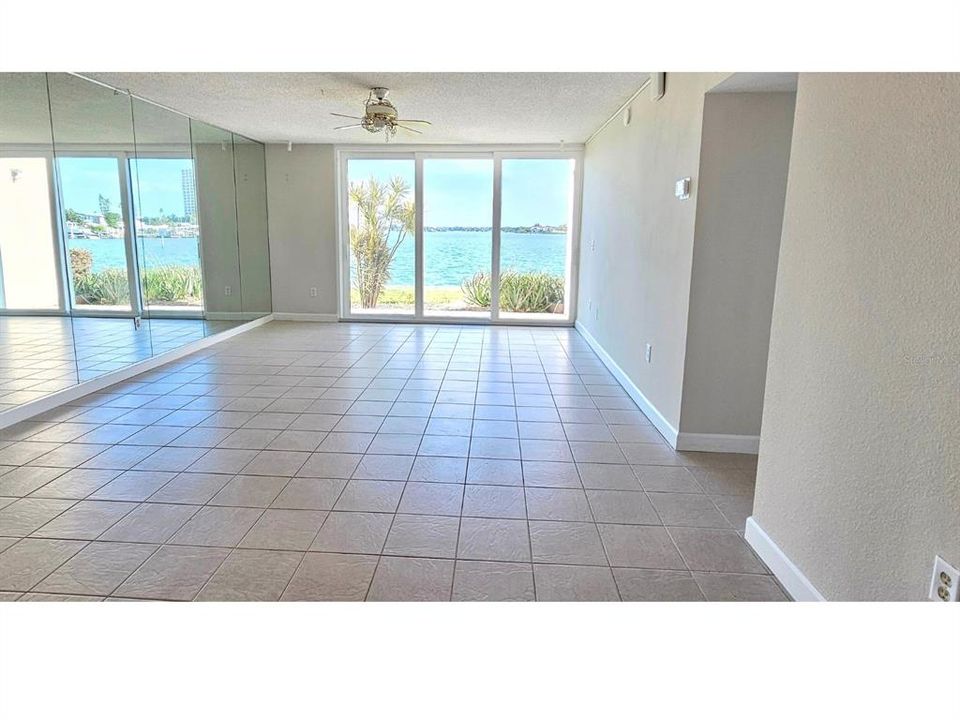 For Sale: $185,000 (1 beds, 1 baths, 765 Square Feet)
