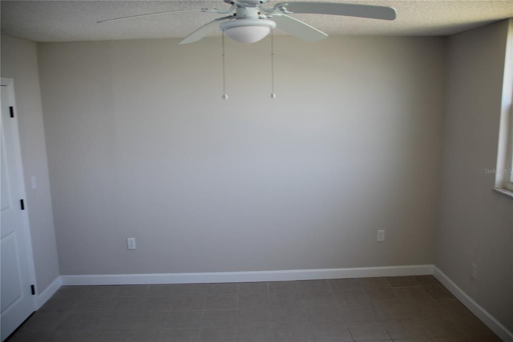 For Sale: $185,000 (1 beds, 1 baths, 765 Square Feet)