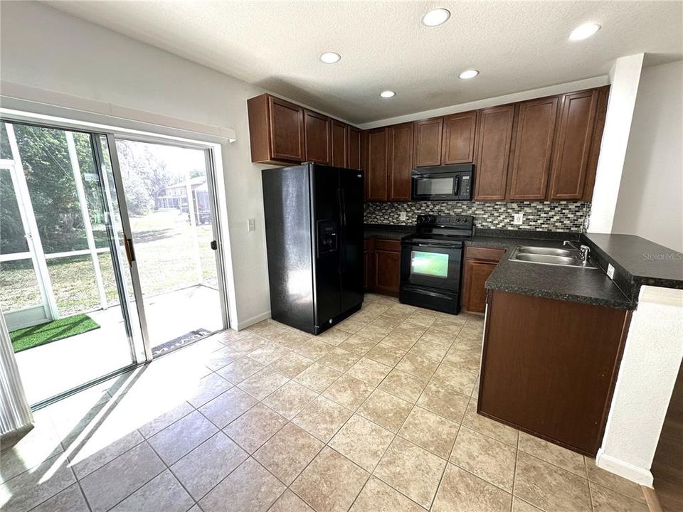 For Rent: $1,700 (2 beds, 2 baths, 1216 Square Feet)