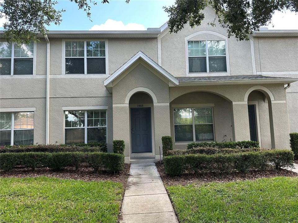 For Rent: $1,700 (2 beds, 2 baths, 1216 Square Feet)
