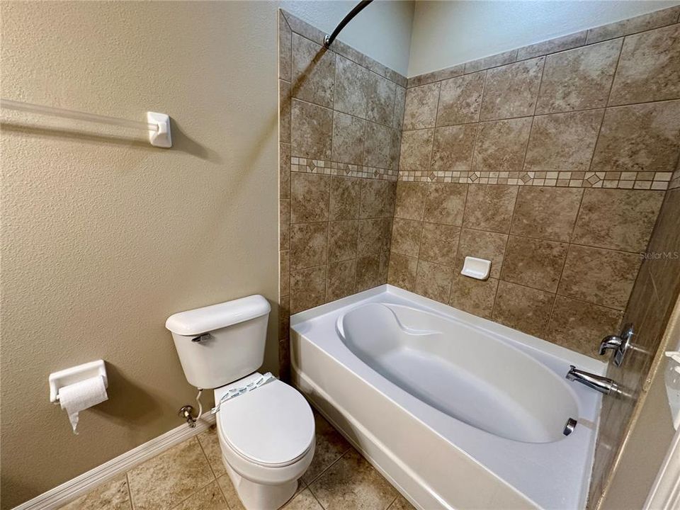 For Rent: $1,700 (2 beds, 2 baths, 1216 Square Feet)