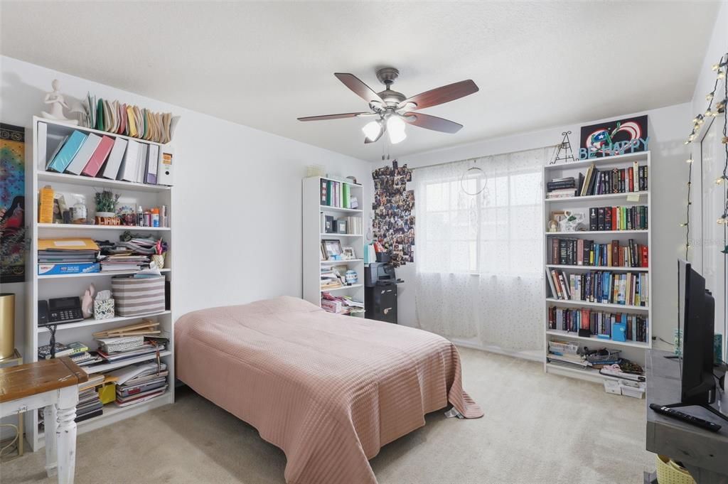 En Venta: $680,000 (4 camas, 2 baños, 2656 Pies cuadrados)