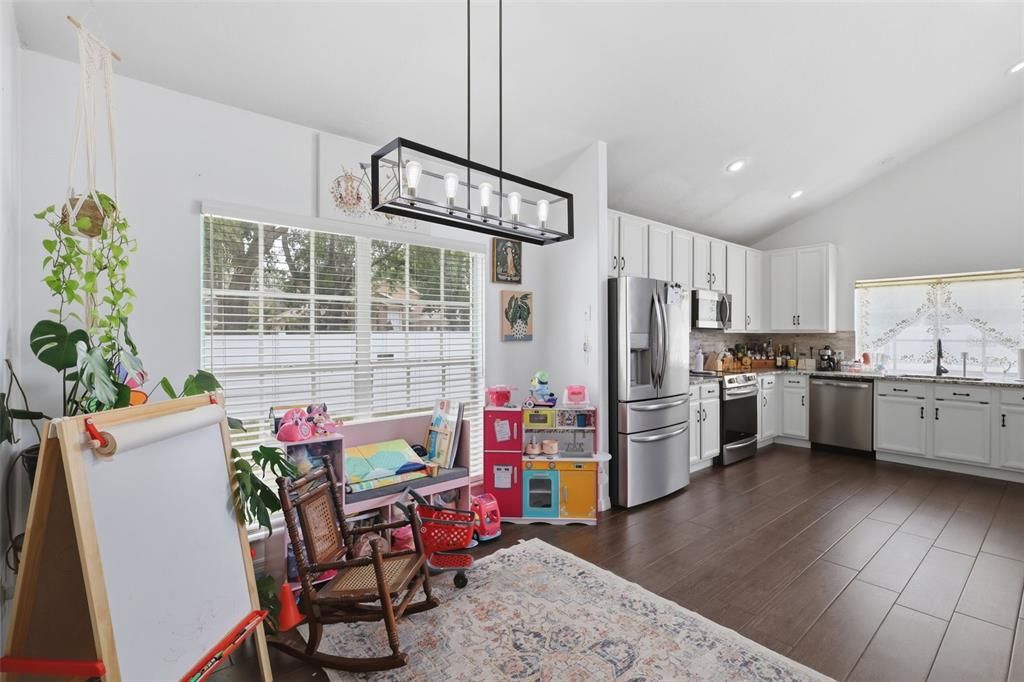 En Venta: $680,000 (4 camas, 2 baños, 2656 Pies cuadrados)