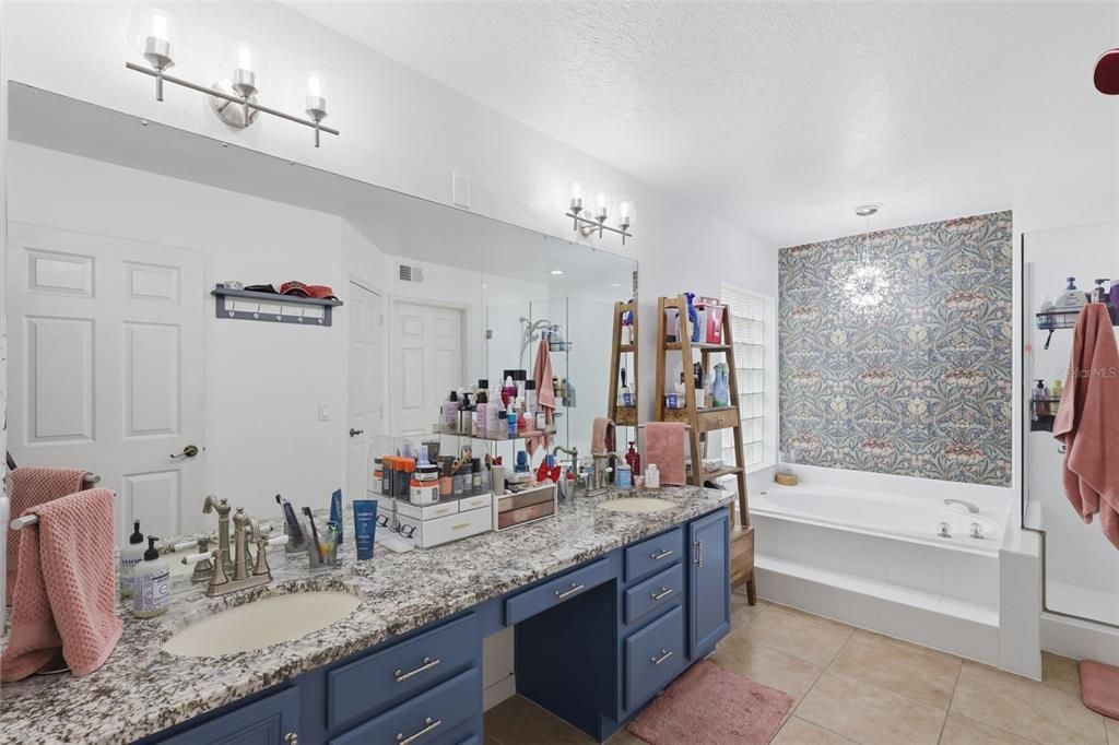 En Venta: $680,000 (4 camas, 2 baños, 2656 Pies cuadrados)