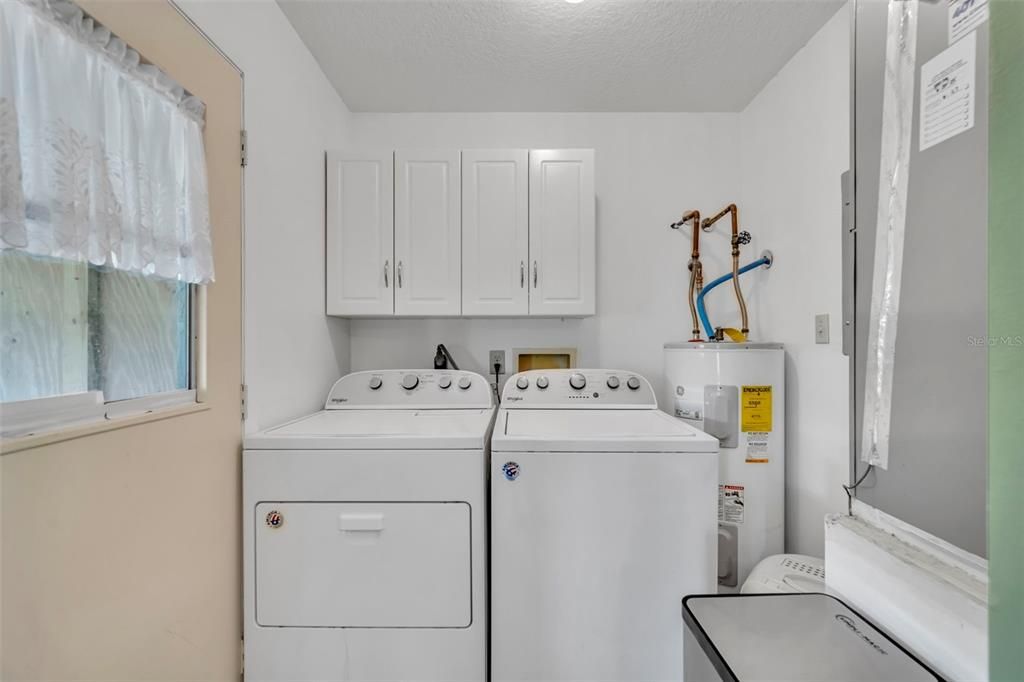 For Sale: $695,000 (3 beds, 2 baths, 1250 Square Feet)
