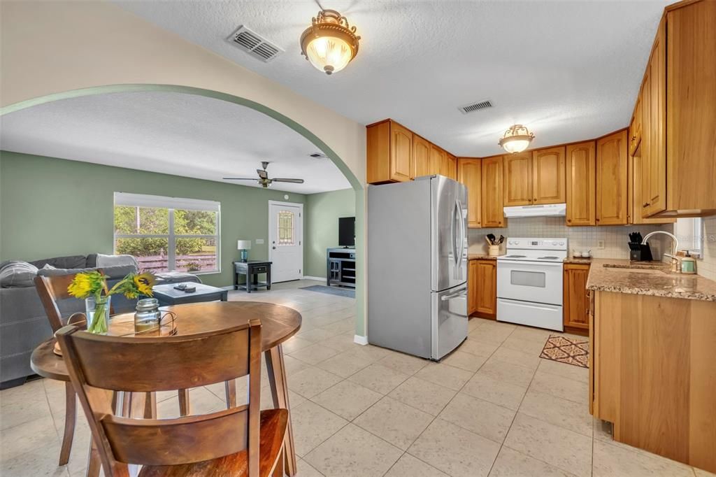 For Sale: $695,000 (3 beds, 2 baths, 1250 Square Feet)