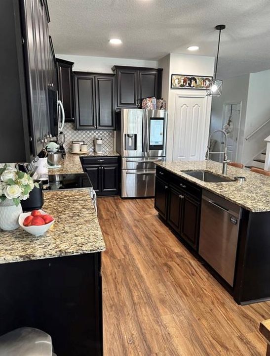 For Rent: $3,500 (4 beds, 3 baths, 2600 Square Feet)