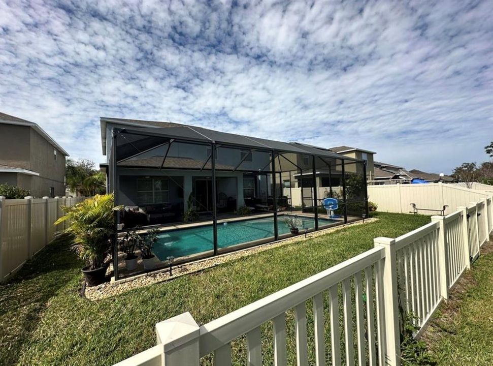 For Rent: $3,500 (4 beds, 3 baths, 2600 Square Feet)