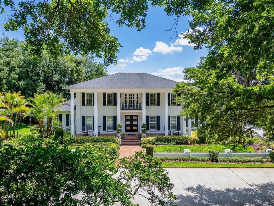 For Sale: $2,700,000 (4 beds, 5 baths, 4754 Square Feet)