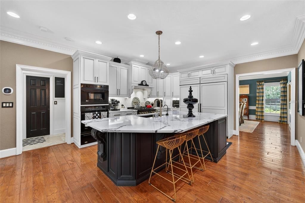 For Sale: $2,700,000 (4 beds, 5 baths, 4754 Square Feet)