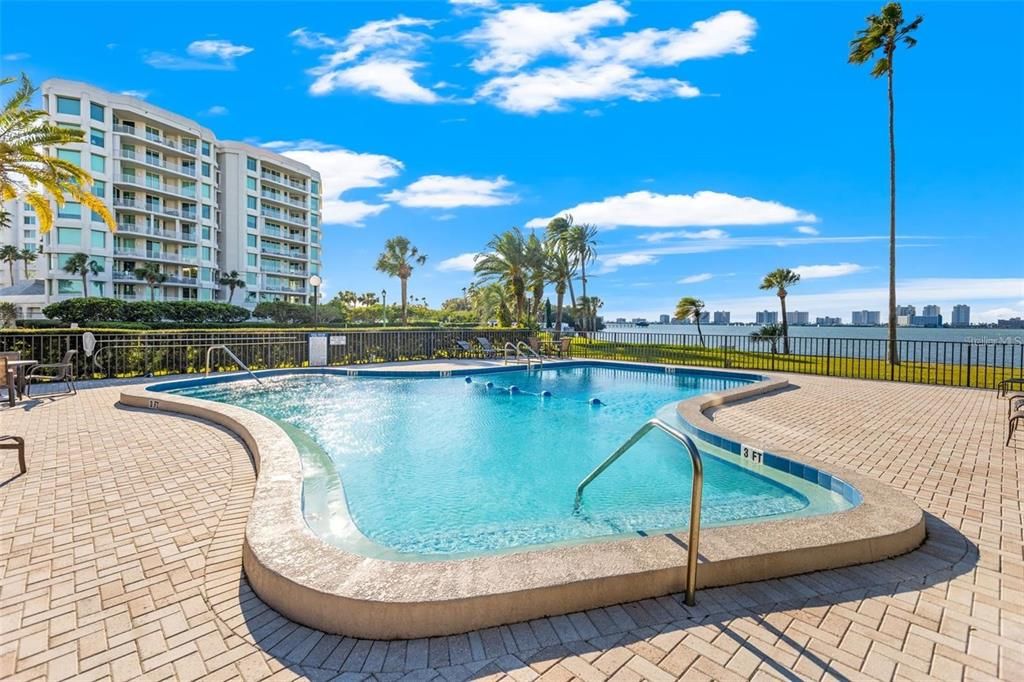For Sale: $869,000 (3 beds, 3 baths, 2325 Square Feet)