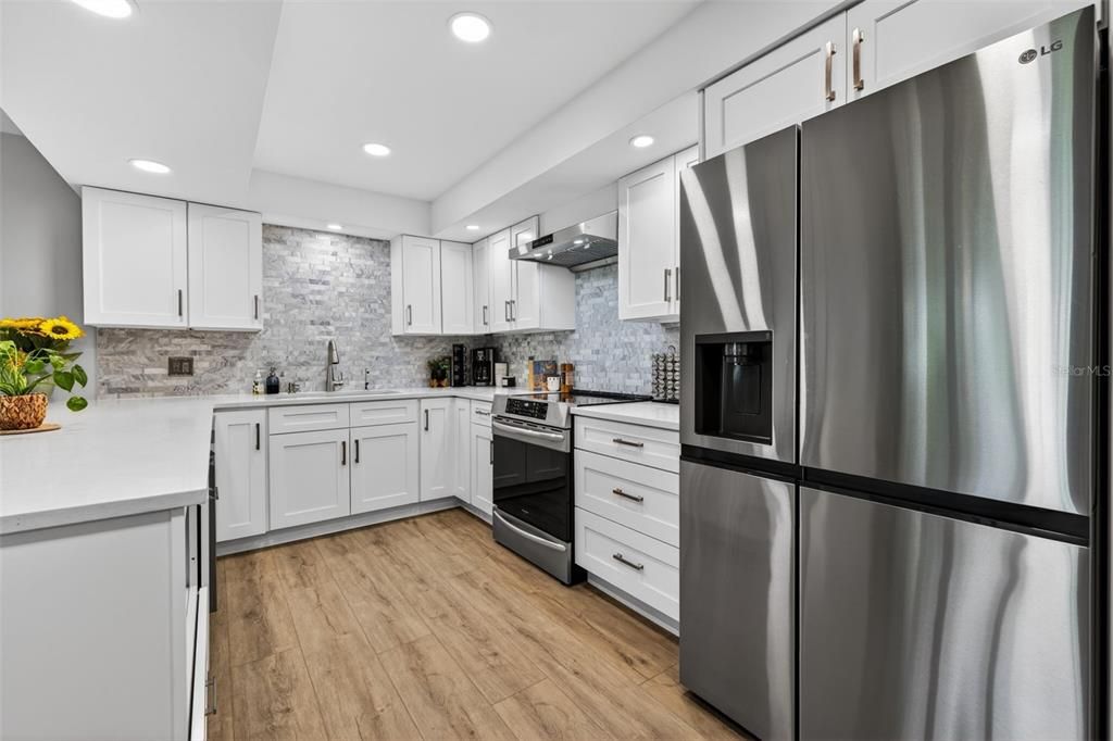 For Sale: $869,000 (3 beds, 3 baths, 2325 Square Feet)