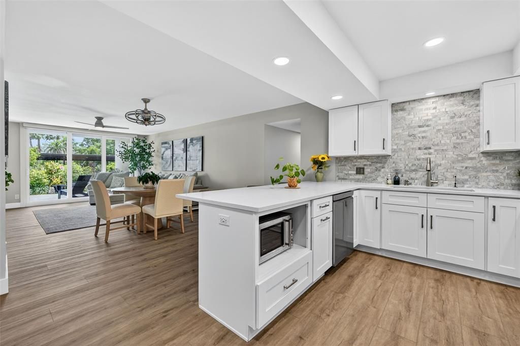 For Sale: $869,000 (3 beds, 3 baths, 2325 Square Feet)