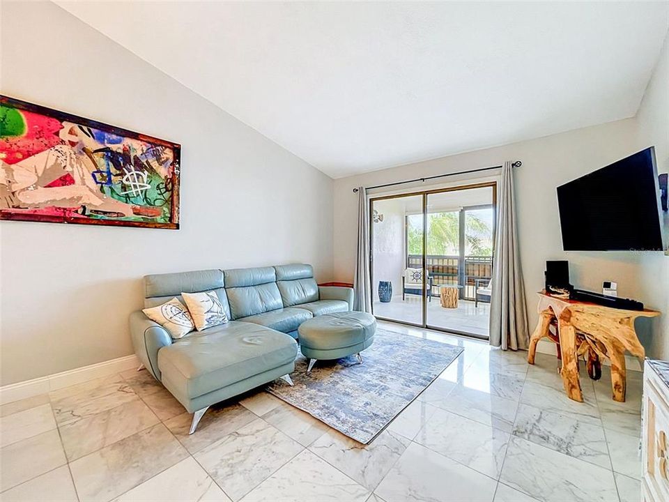 En Venta: $299,888 (2 camas, 2 baños, 928 Pies cuadrados)