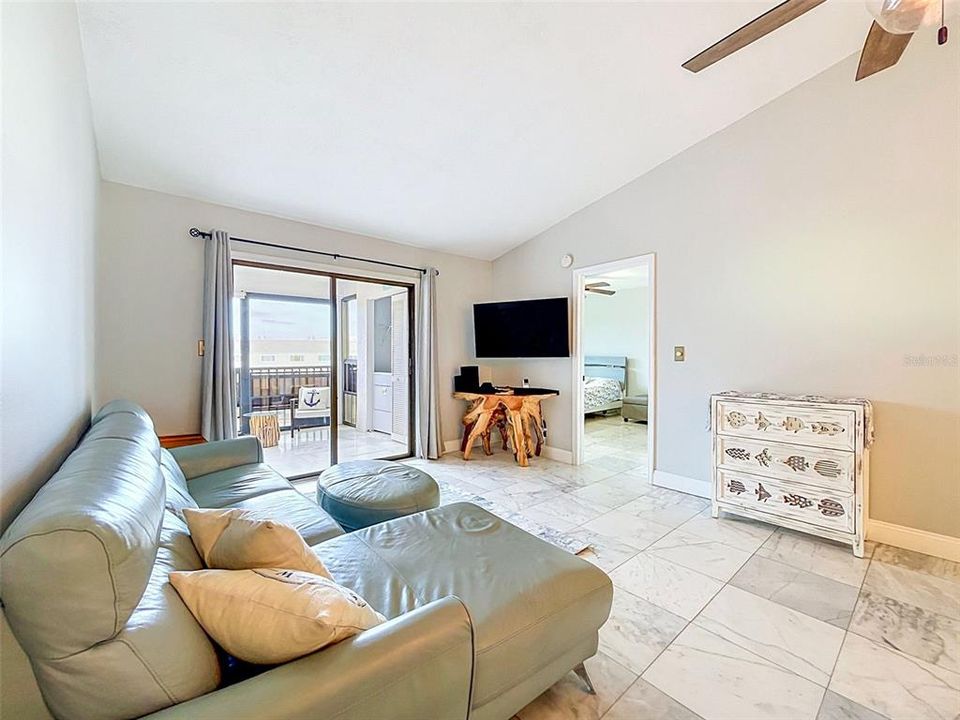 En Venta: $299,888 (2 camas, 2 baños, 928 Pies cuadrados)