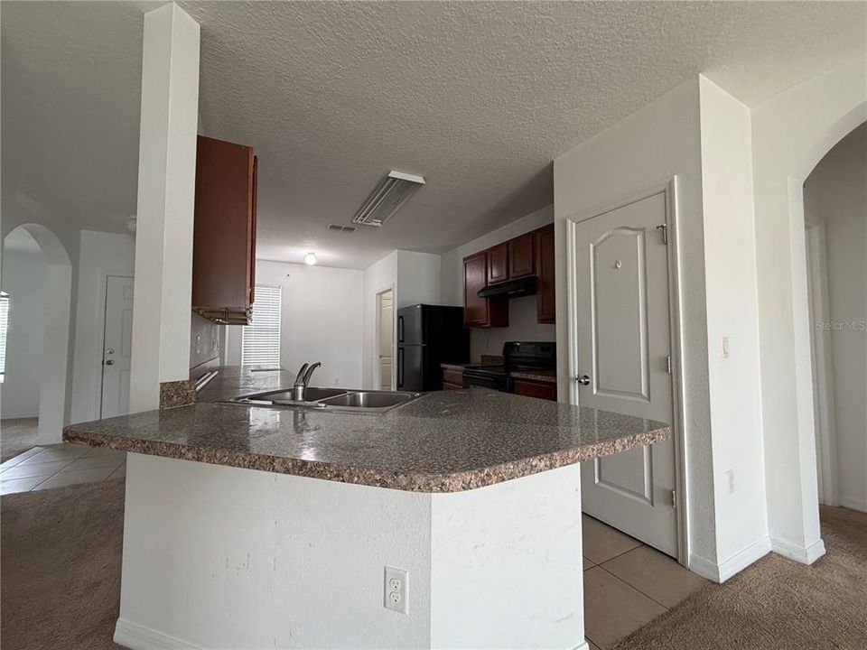 En Venta: $245,000 (3 camas, 2 baños, 1592 Pies cuadrados)