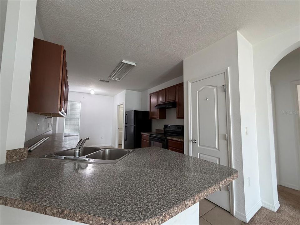 En Venta: $245,000 (3 camas, 2 baños, 1592 Pies cuadrados)