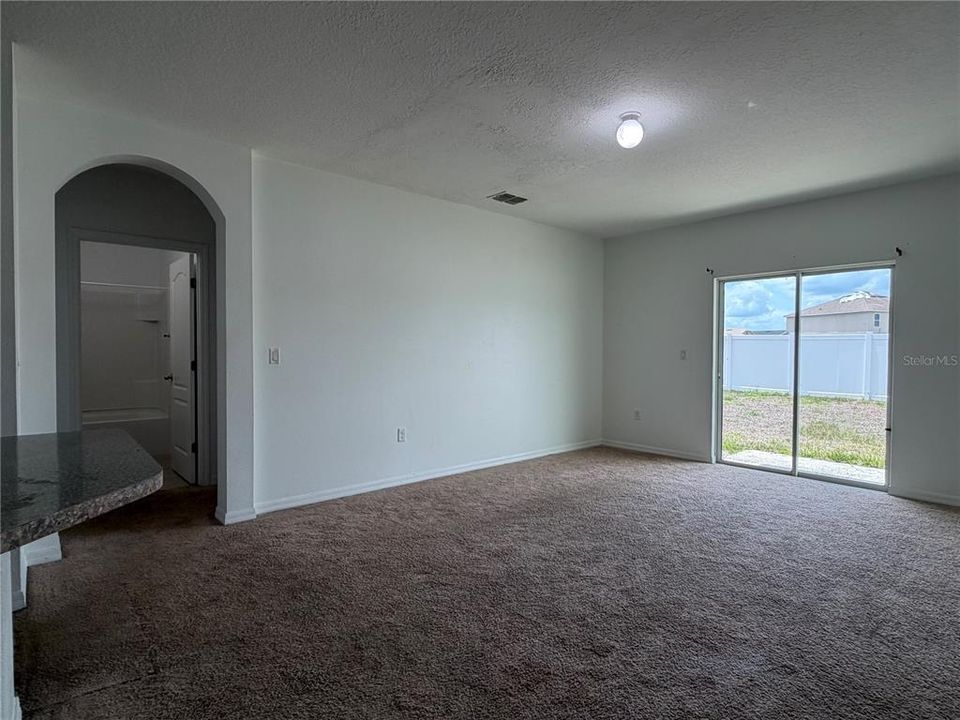 En Venta: $245,000 (3 camas, 2 baños, 1592 Pies cuadrados)