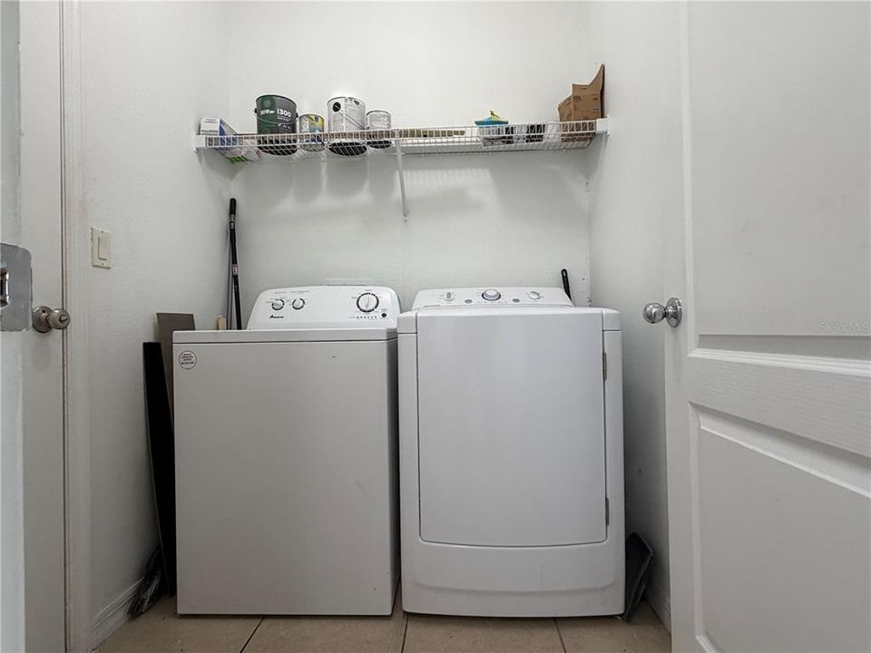 En Venta: $245,000 (3 camas, 2 baños, 1592 Pies cuadrados)