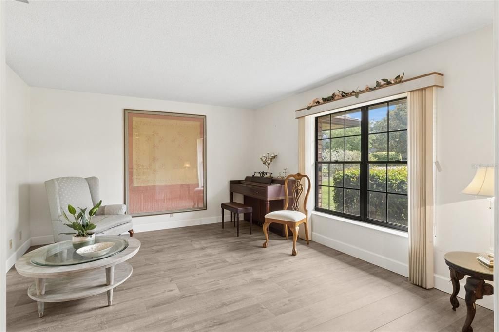 For Sale: $1,100,000 (4 beds, 2 baths, 2426 Square Feet)