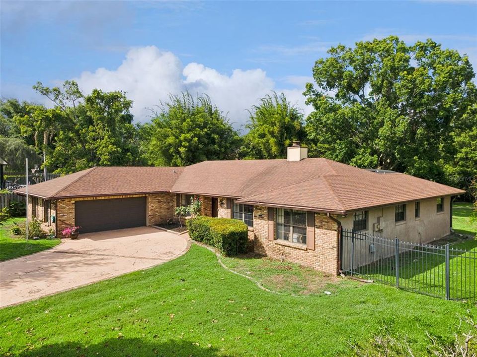For Sale: $1,100,000 (4 beds, 2 baths, 2426 Square Feet)