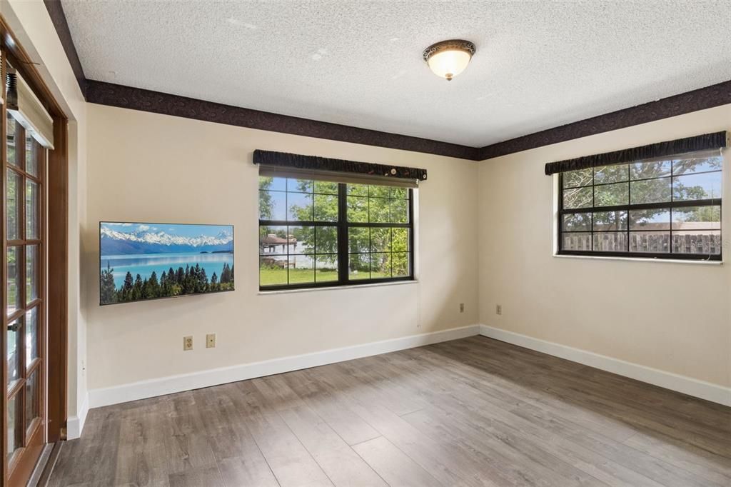 For Sale: $1,100,000 (4 beds, 2 baths, 2426 Square Feet)