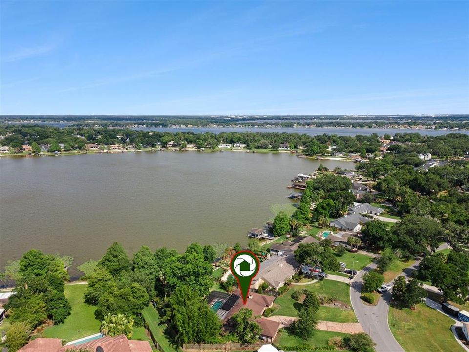 For Sale: $1,100,000 (4 beds, 2 baths, 2426 Square Feet)