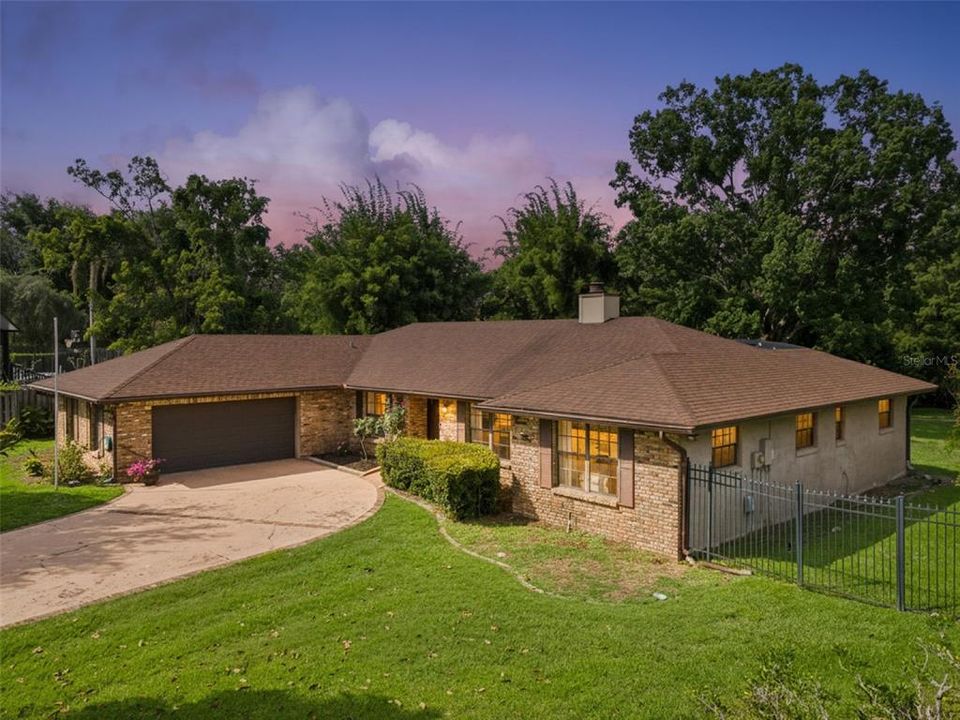 For Sale: $1,100,000 (4 beds, 2 baths, 2426 Square Feet)