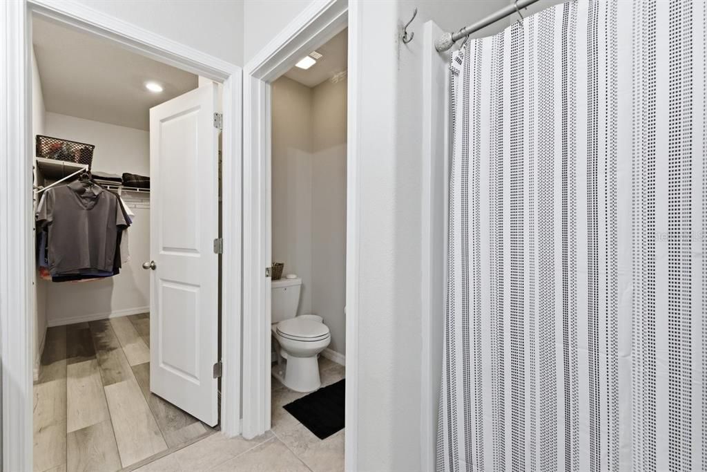 Active With Contract: $374,900 (5 beds, 2 baths, 2415 Square Feet)
