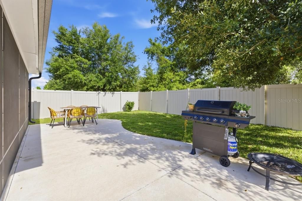 Active With Contract: $374,900 (5 beds, 2 baths, 2415 Square Feet)