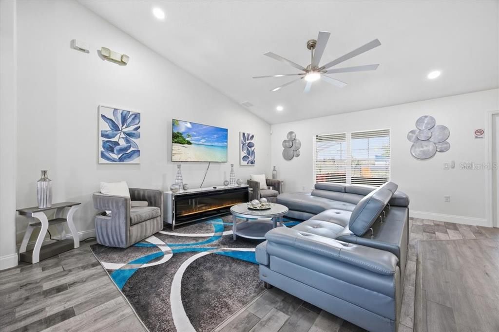 For Rent: $6,000 (5 beds, 3 baths, 2783 Square Feet)