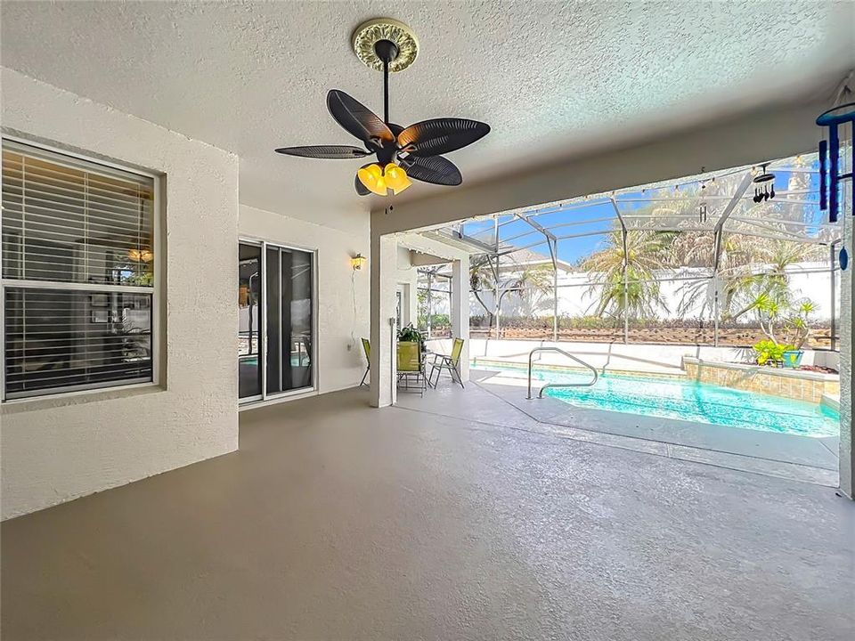 Active With Contract: $549,000 (4 beds, 3 baths, 2423 Square Feet)