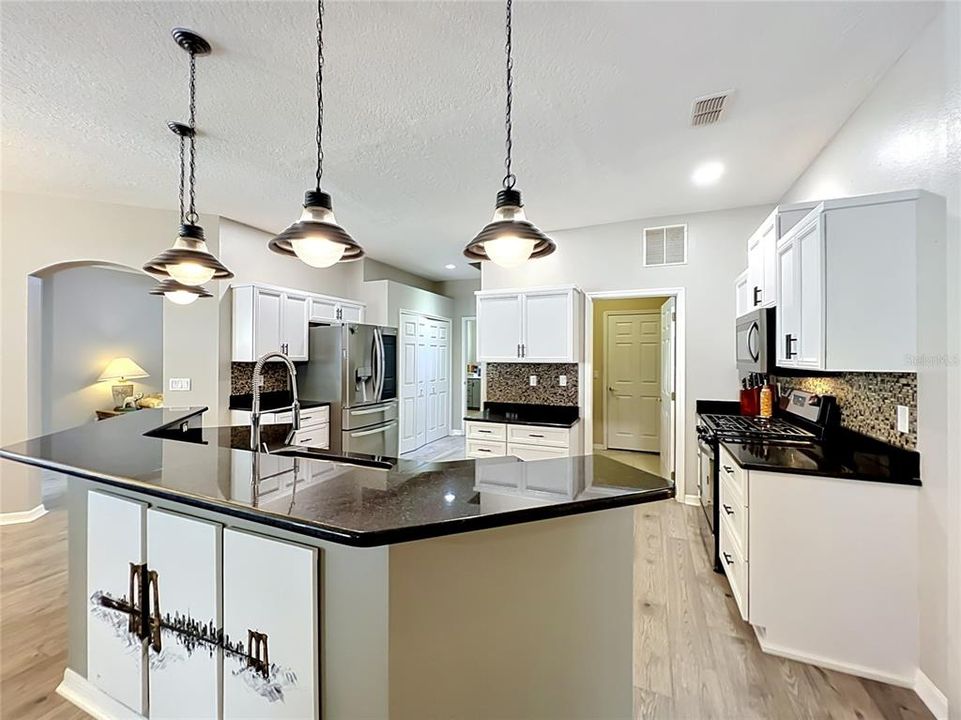 Active With Contract: $549,000 (4 beds, 3 baths, 2423 Square Feet)