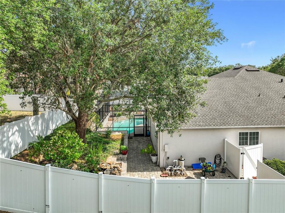Active With Contract: $549,000 (4 beds, 3 baths, 2423 Square Feet)