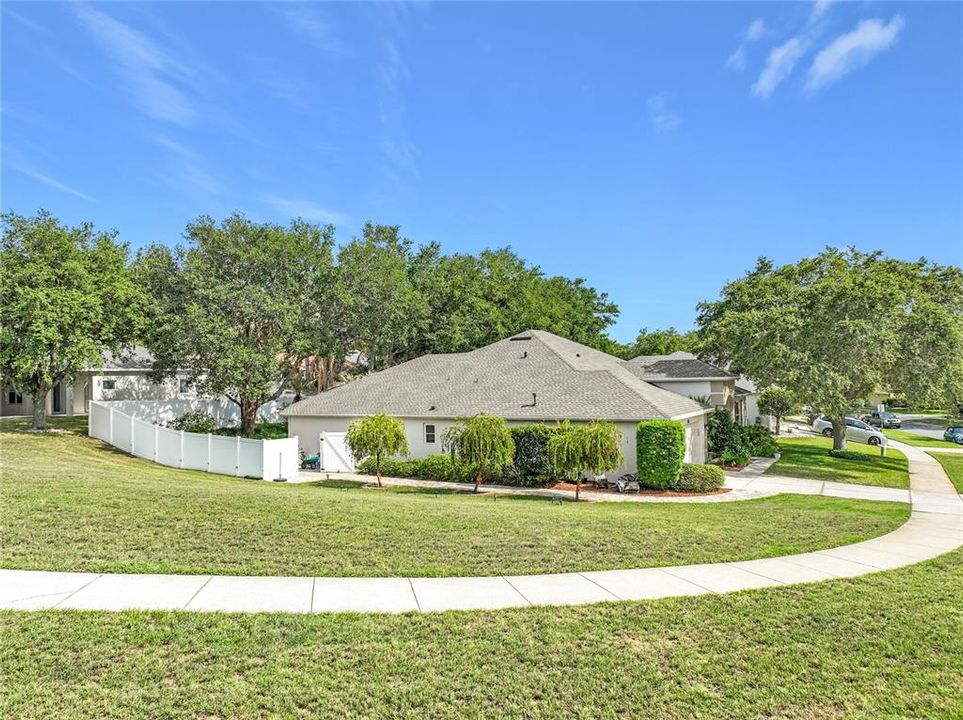 Active With Contract: $549,000 (4 beds, 3 baths, 2423 Square Feet)