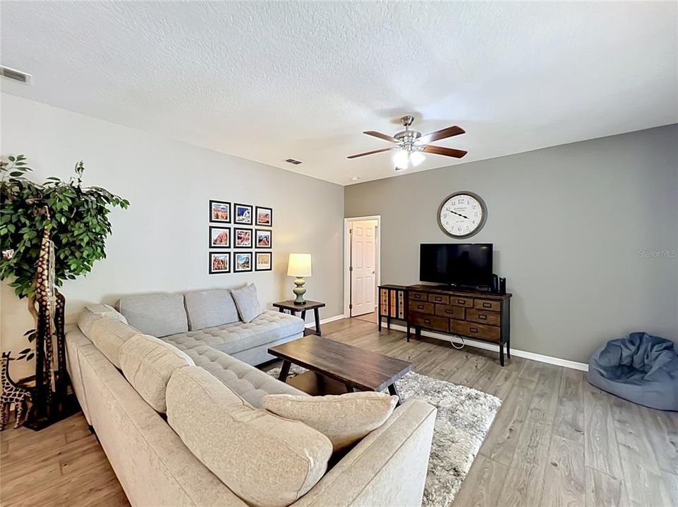Active With Contract: $549,000 (4 beds, 3 baths, 2423 Square Feet)