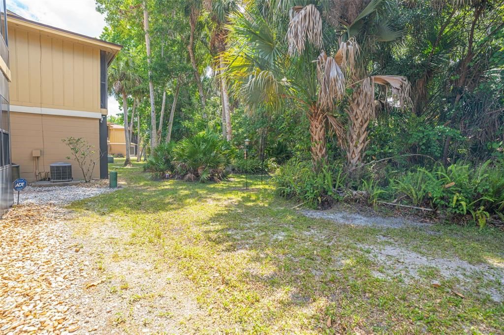 For Sale: $179,900 (2 beds, 2 baths, 897 Square Feet)