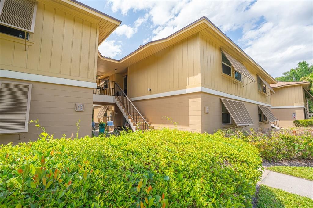 For Sale: $179,900 (2 beds, 2 baths, 897 Square Feet)