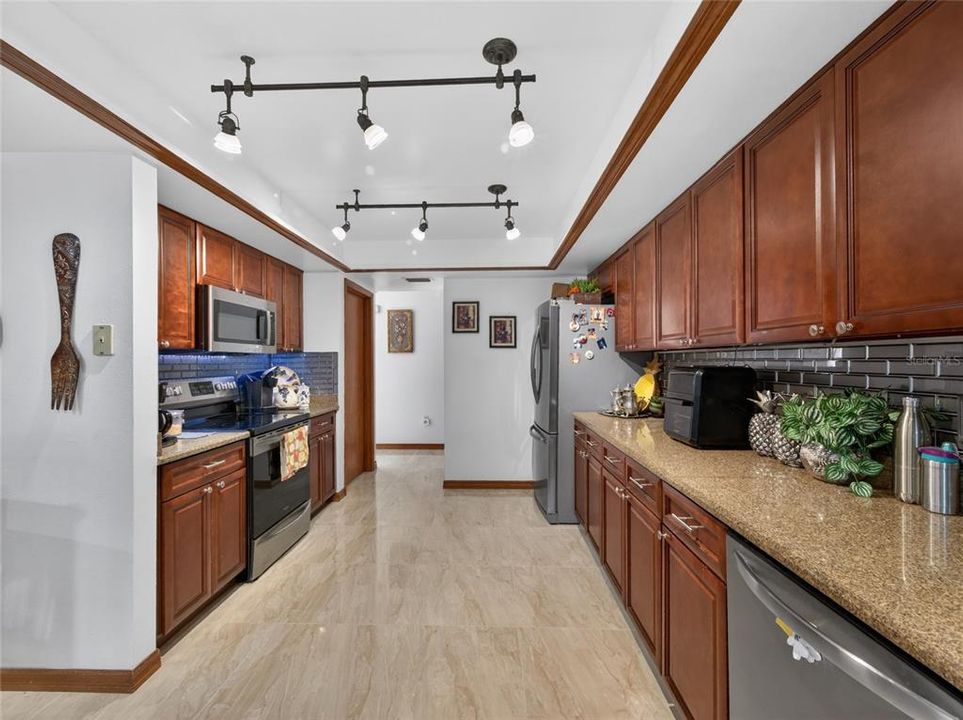 En Venta: $514,900 (4 camas, 2 baños, 2424 Pies cuadrados)