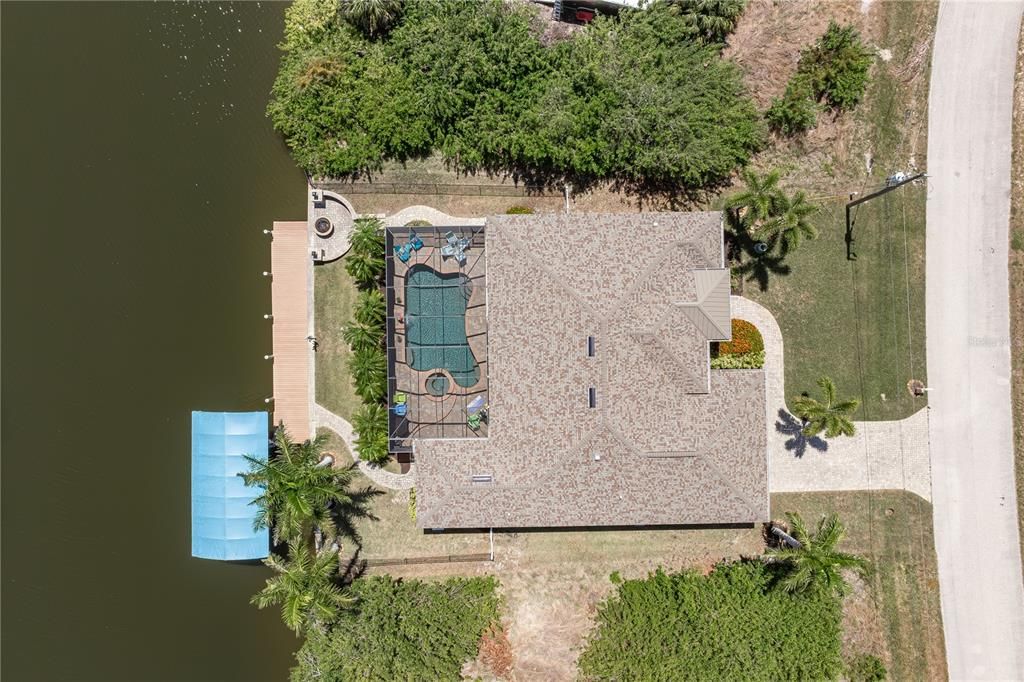 En Venta: $915,000 (3 camas, 2 baños, 2419 Pies cuadrados)
