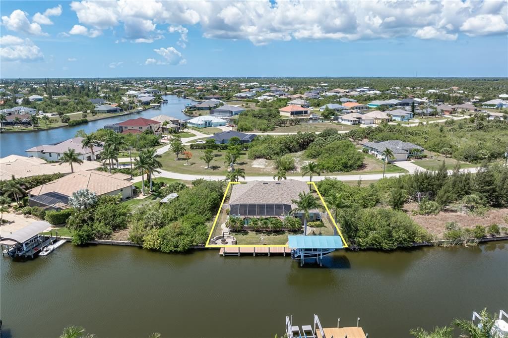 En Venta: $915,000 (3 camas, 2 baños, 2419 Pies cuadrados)