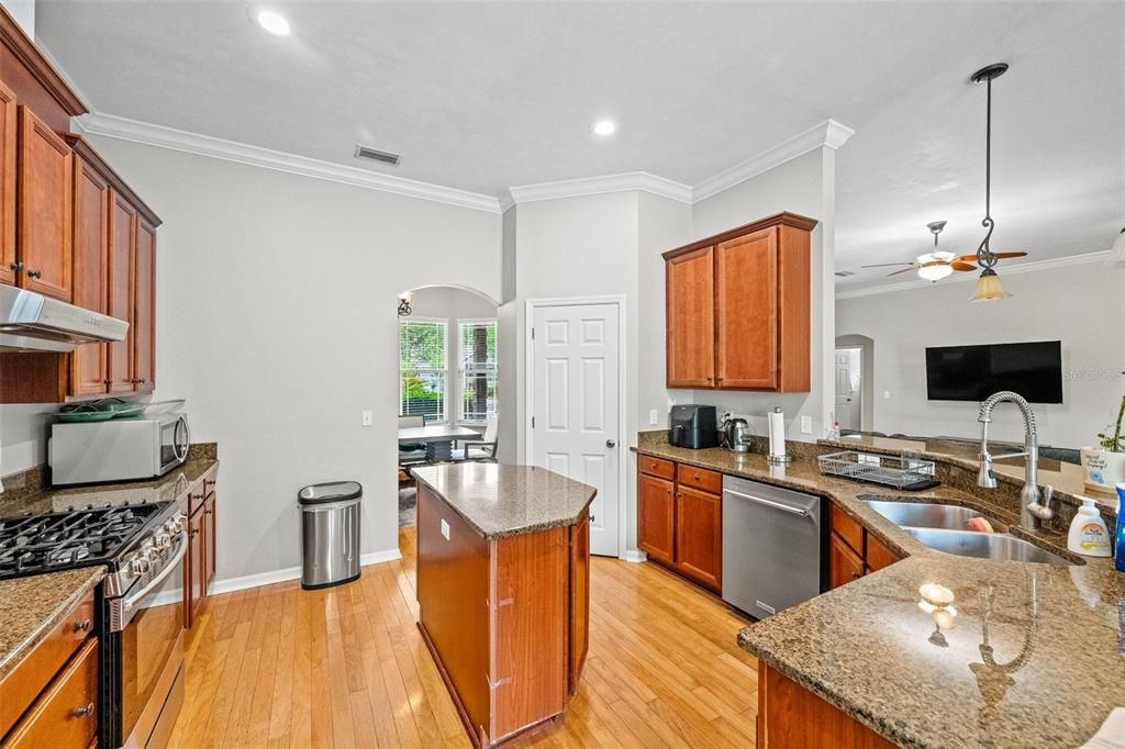 Active With Contract: $3,200 (4 beds, 3 baths, 2445 Square Feet)